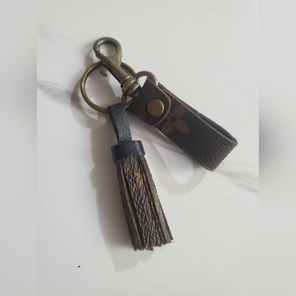 Fashion Handcrafted NWT Tassel Keychain - Picture 1 of 6